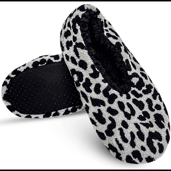 NWT Woman’s ISAAC MIZRAHI Leopard Print Fleece Slippers Fits 7-8.5 - Picture 6 of 7